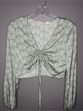 By Together Women's Green Floral Long Sleeve Tie Front Crop Top Small
